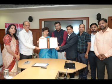 MET IOM Signs MoU with MKCL