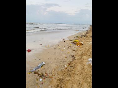 Beach Clean by MET PGDM