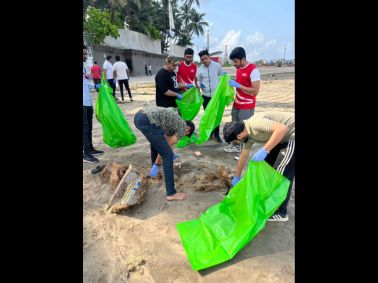 Cleanup at Juhu Beach by MET IOM